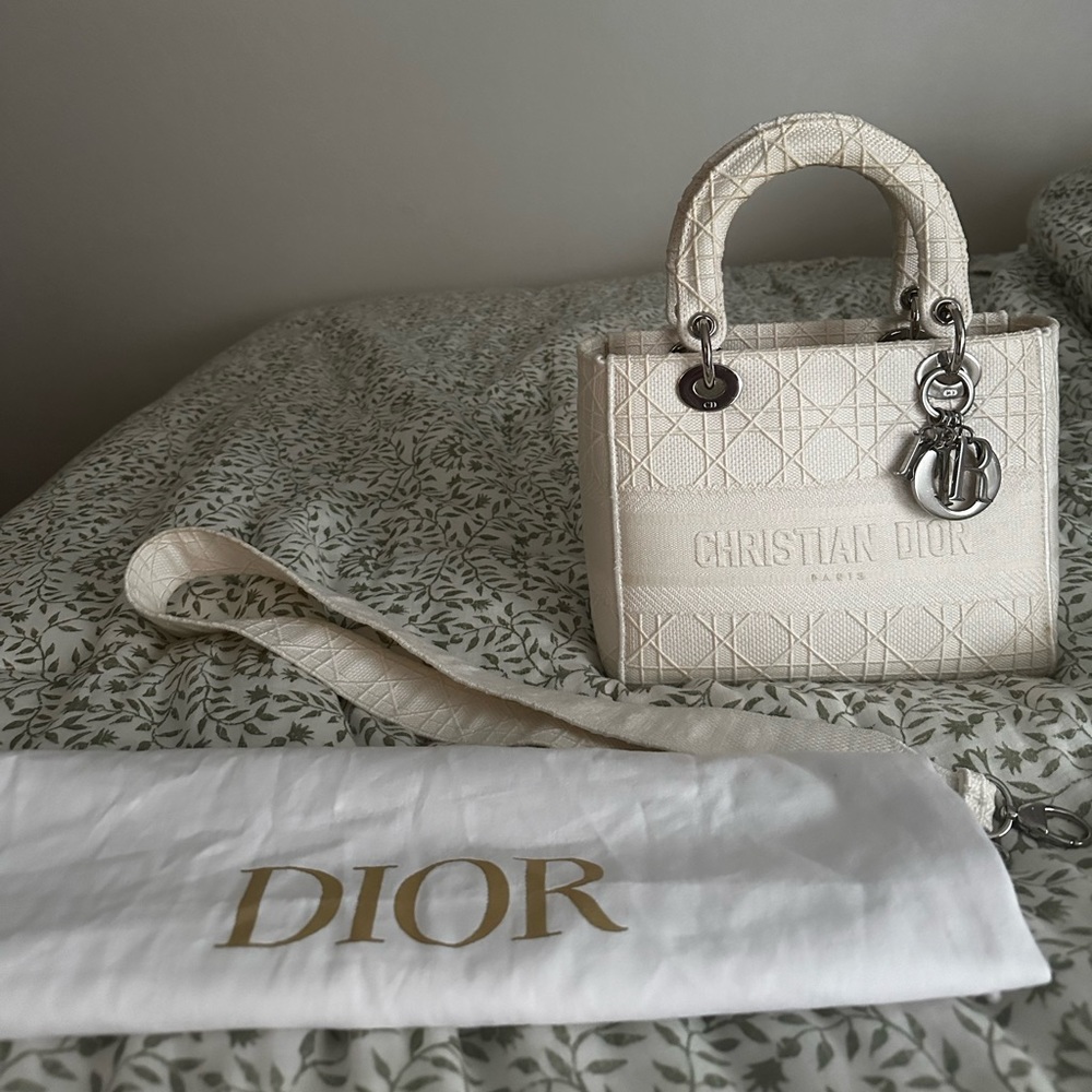 The perfect bag! Lightly used, heavily loved. Can be a shoulder bag.